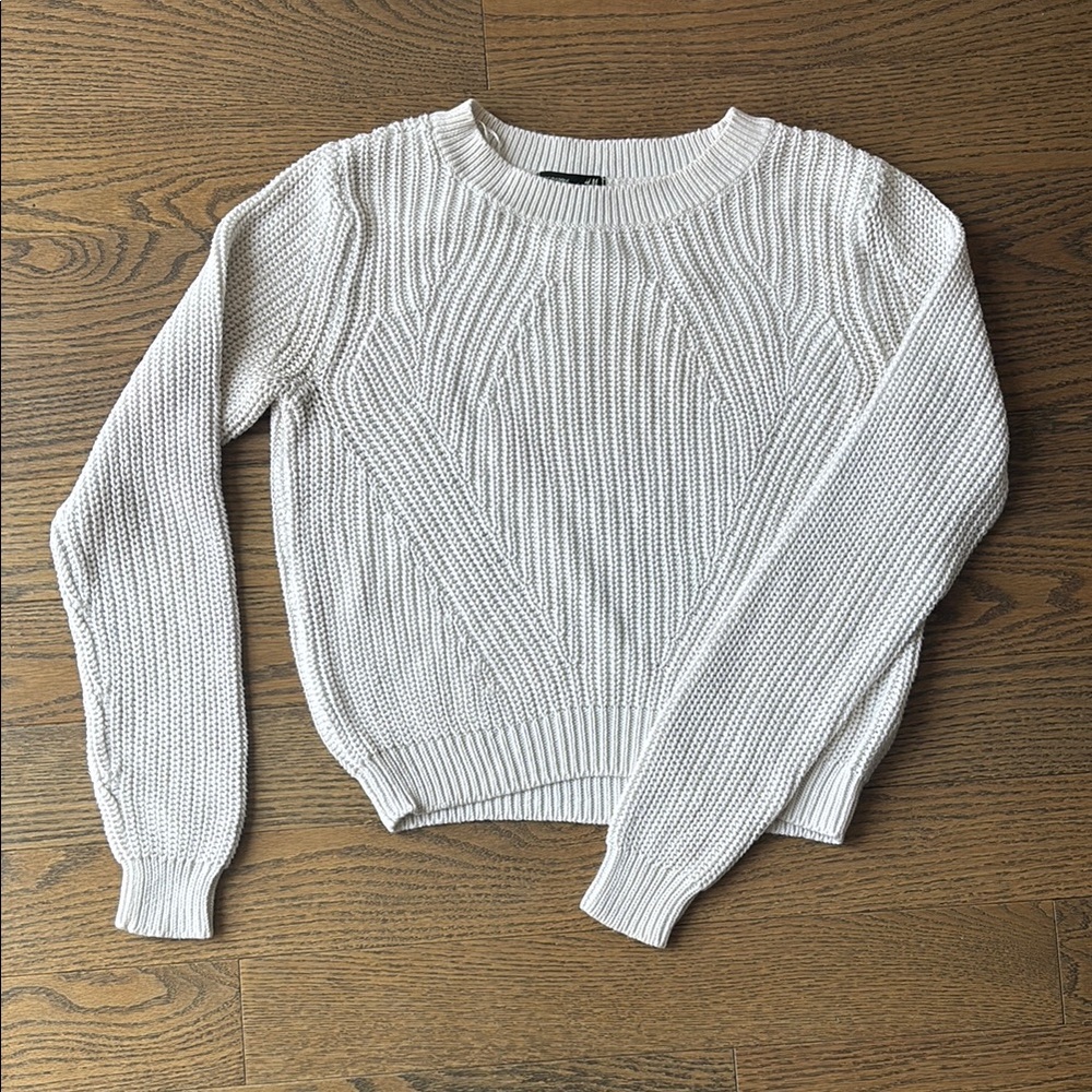 H&M White Crew Neck Sweater with Ribbed Knit